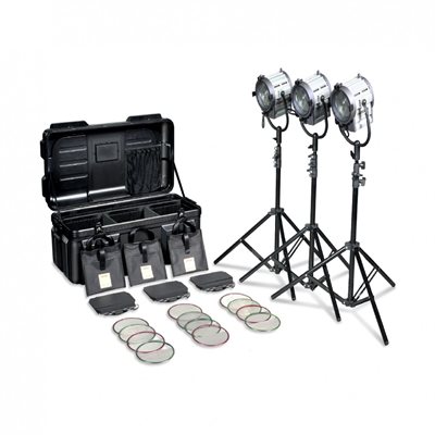 FRESNEL 3x 650W JUNIOR 3 KIT, B-DOORS, WIRES, F / FRAME, STANDS AND FLIGHT CASE.